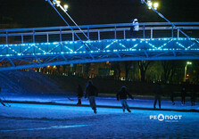 Харків'яни зробили ковзанку під відомим мостом (фото)