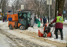 У Харкові проводяться сезонні снігоприбиральні роботи (фото)