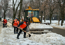 У Харкові проводяться сезонні снігоприбиральні роботи (фото)