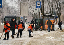 У Харкові проводяться сезонні снігоприбиральні роботи (фото)