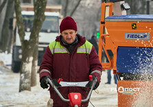 У Харкові проводяться сезонні снігоприбиральні роботи (фото)