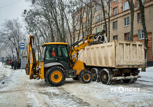 У Харкові проводяться сезонні снігоприбиральні роботи (фото)