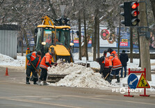 У Харкові проводяться сезонні снігоприбиральні роботи (фото)