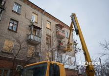 В Індістріальному районі Харкова усувають наслідки масованої ворожої атаки (фото)
