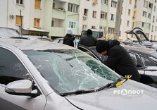 В Індістріальному районі Харкова усувають наслідки масованої ворожої атаки (фото)