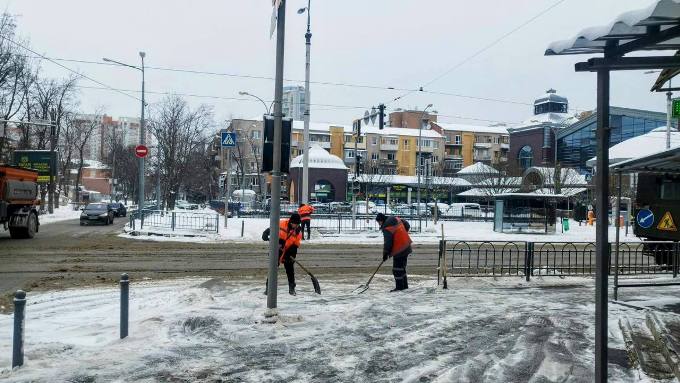 Новини Харкова: масове прибирання снігу після негоди