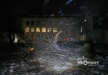 Наслідки ворожого обстрілу в Індустріальному районі Харкова (фото)