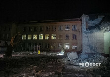 Наслідки ворожого обстрілу в Індустріальному районі Харкова (фото)