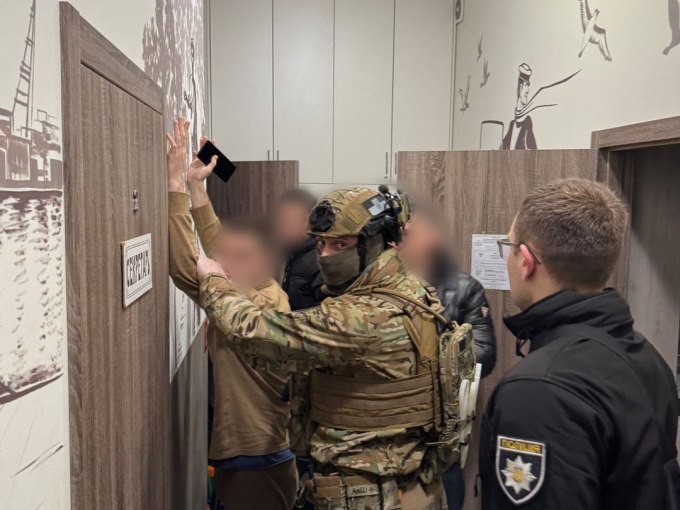 Новини Харкова: поліція завершила справу шахраїв на 80 тисяч гривень