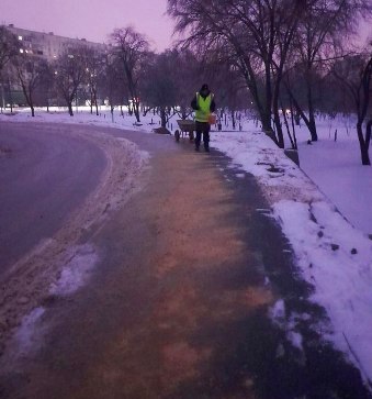 Новини Харкова: боротьба з ожеледицею на дорогах