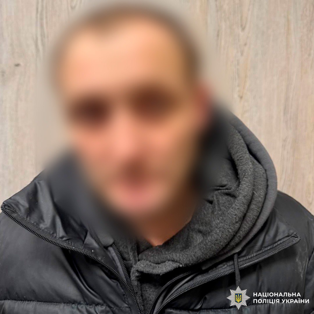 Двоє чоловіків здійснили крадіжку з приватного домоволодіння в Харкові