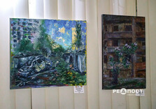 Спочатку з ліхтариками, потім зі світлом: У Харкові відкрилася художня виставка (фото)