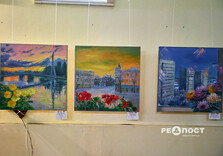 Спочатку з ліхтариками, потім зі світлом: У Харкові відкрилася художня виставка (фото)