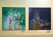 Спочатку з ліхтариками, потім зі світлом: У Харкові відкрилася художня виставка (фото)