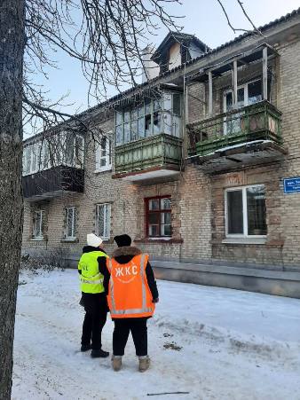 Новини Харкова: комунальники усувають наслідки атаки