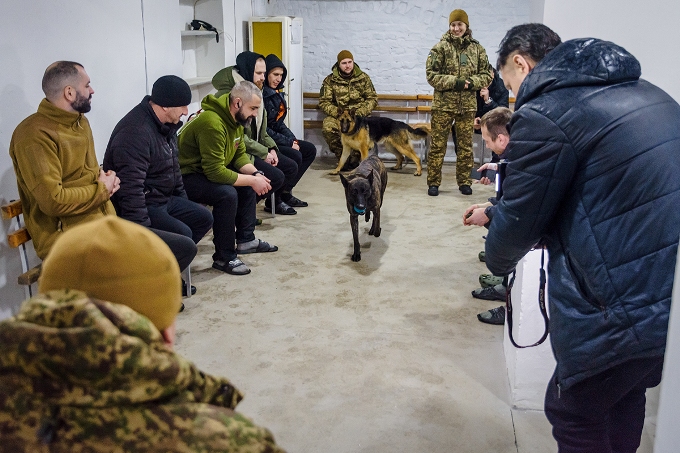 Службові собаки бригади «Скіф» долучилися до реабілітації поранених військових у Харкові