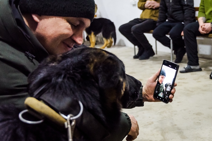  Читайте нас у Facebook, Telegram та Instagram   Раніше РЕДПОСТ писав, що психологи бригади «Скіф» працюють із військовими на передовій для підтримки стійкості.