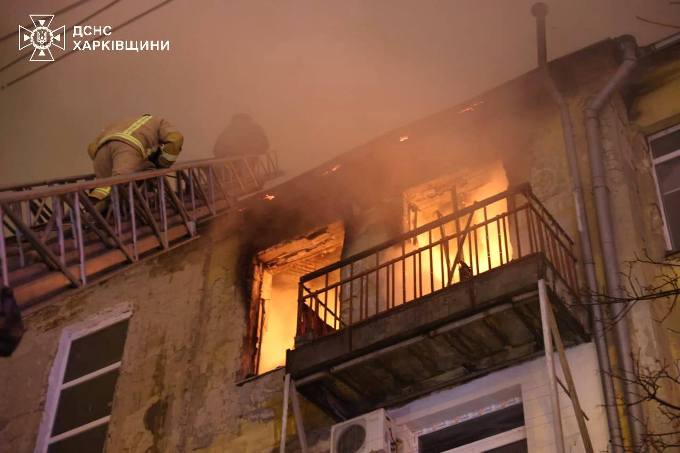 Новини Харкова: пожежа у будинку на Салтівці
