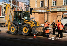 У Харкові комунальники продовжують очищати вулиці від снігу і льоду (фото)