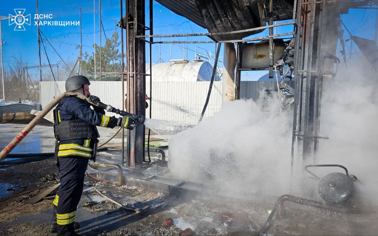 У Харківській області ворожий безпілотник атакував АЗС
