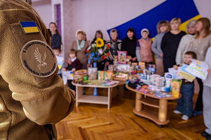 Новини Харкова: діти зібрали подарунки військовим