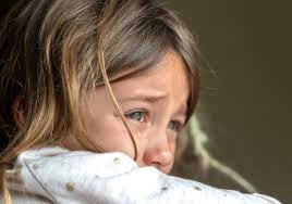 Смертельний макіяж: мачуха до смерті забила дитину, бо та взяла її косметику