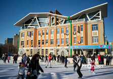 Як працює муніципальна ковзанка у Харкові (фото)