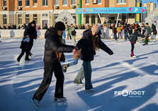 Як працює муніципальна ковзанка у Харкові (фото)
