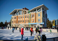 Як працює муніципальна ковзанка у Харкові (фото)