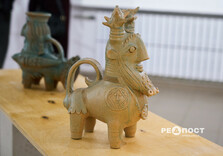 У Харкові відкрилася виставка "ПЕТРО МОСЬ. Кераміка. Графіка" (фото)