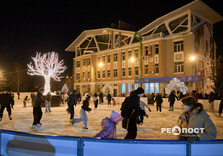 На муніципальній ковзанці у Харкові з'явилась нова прикраса (фото)