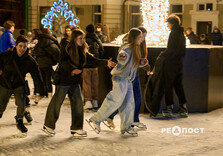 На муніципальній ковзанці у Харкові з'явилась нова прикраса (фото)