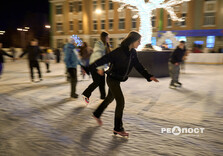 На муніципальній ковзанці у Харкові з'явилась нова прикраса (фото)