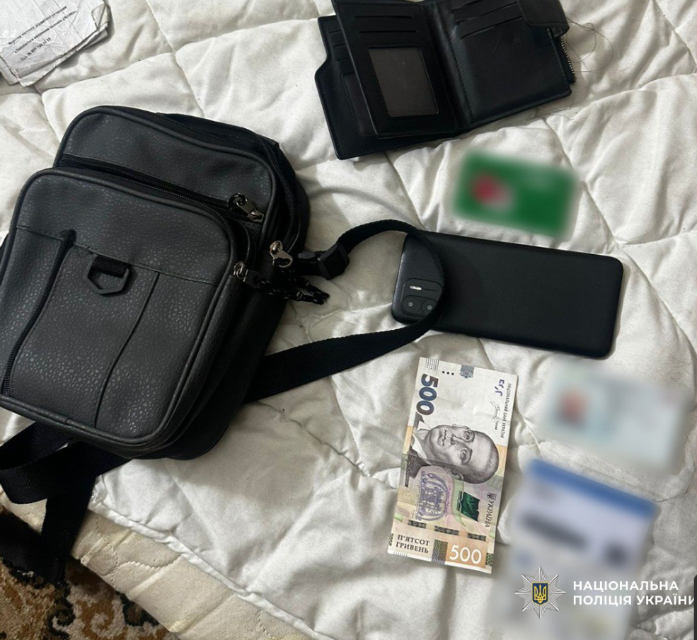 У Харкові рецидивісти відібрали сумку в чоловіка