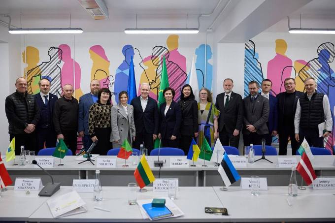 Посли NB8 відвідали Харків єдиною делегацією