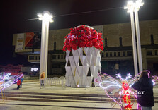 У Харкові засяяли святкові інсталяції (фото)