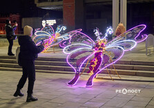 У Харкові засяяли святкові інсталяції (фото)