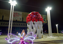 У Харкові засяяли святкові інсталяції (фото)
