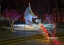 У Харкові засяяли святкові інсталяції (фото)