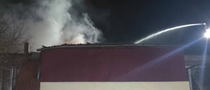 У передмісті Харкова після нічного удару пошкоджено виробництво та будинки