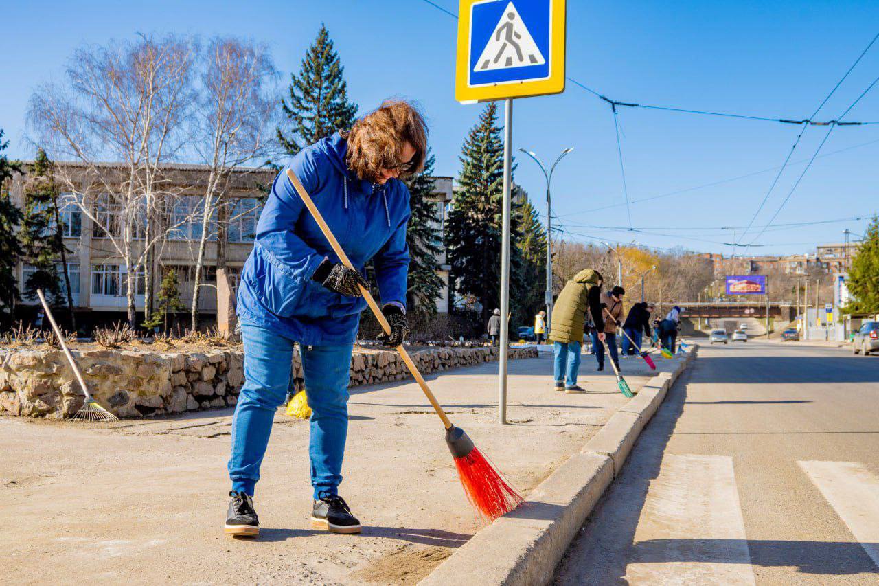 Впорядкували понад 130 об'єктів у межах «Зеленої весни» тепловики міста: Новини Харкова