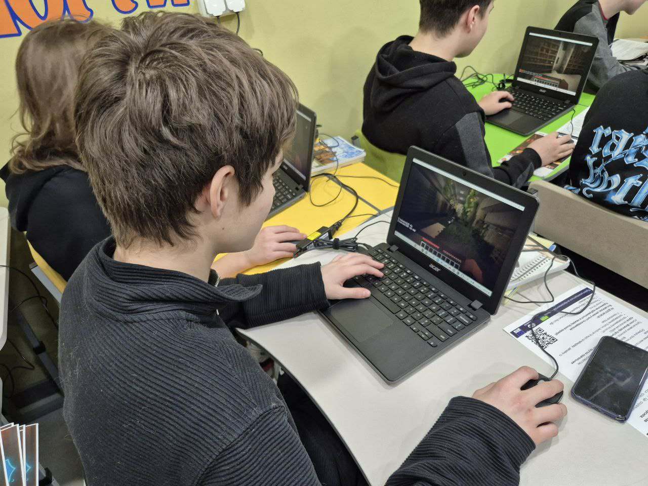 Кібербезпека в стилі Minecraft: як ліцеїсти Харкова вчилися долати ІПСО у віртуальному місті