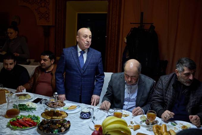 Новини Харкова: Терехов провів іфтар з громадою