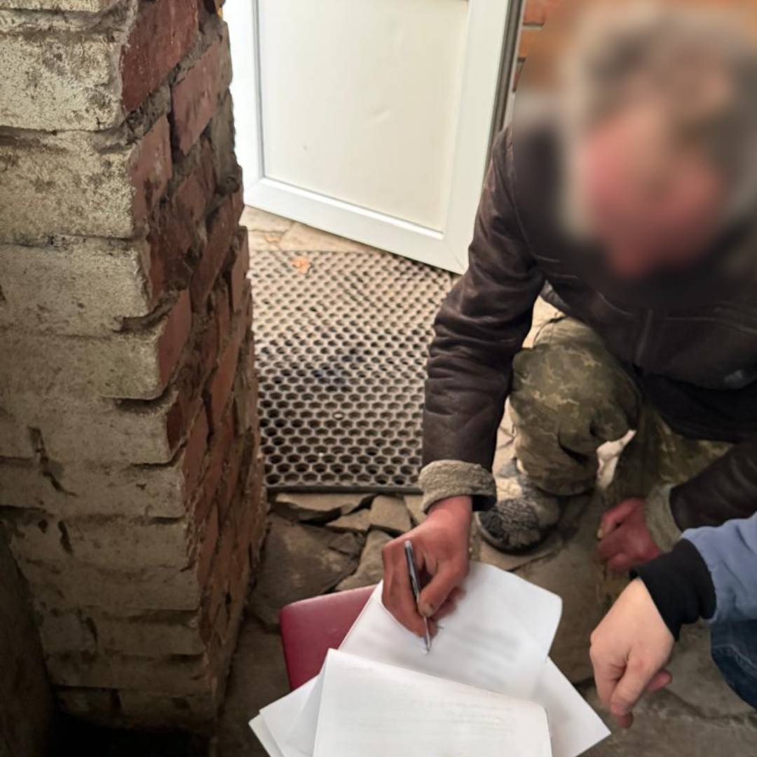 У Харківській області чоловіка підозрюють у систематичному насильстві над 73-річною матір’ю