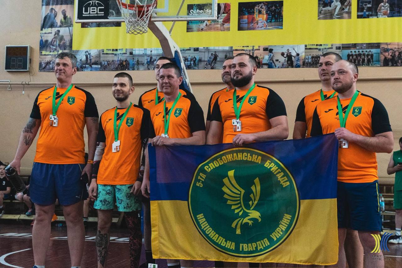 У Харкові ветерани, патрульні та військові зійшлися у запеклому баскетбольному турнірі