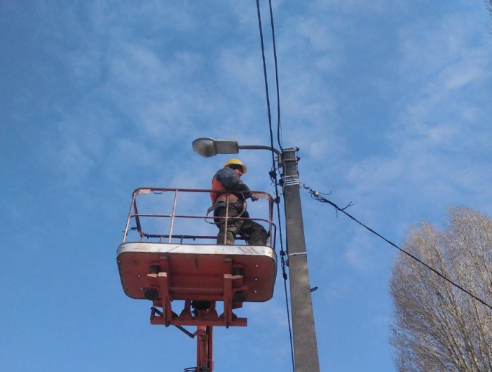 У Харкові усувають аварії на мережах зовнішнього освітлення