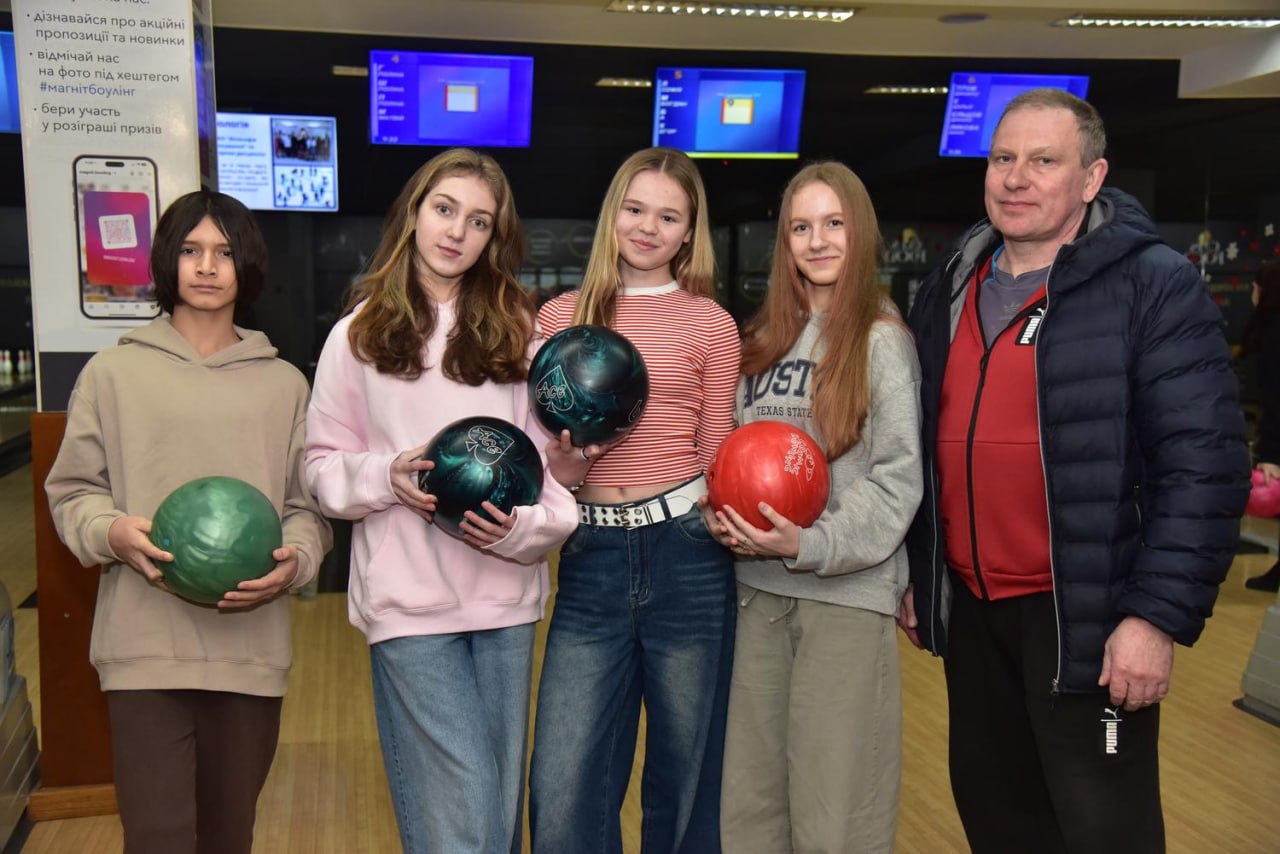 Змагалися за звання кращих у боулінгу школярі міста: Новини Харкова