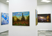 У Харкові відкрилася виставка живопису «Поза часом» (фото)