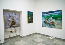 У Харкові відкрилася виставка живопису «Поза часом» (фото)