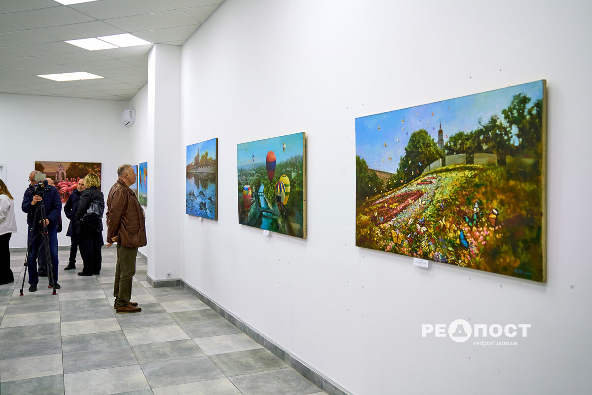 У Харкові відкрилася виставка живопису «Поза часом» (фото)